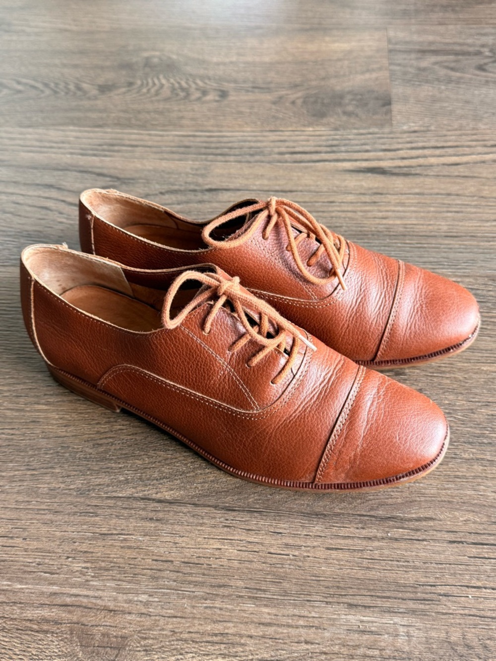 Classic Men's Lace-Up Leather Oxford - Brown
